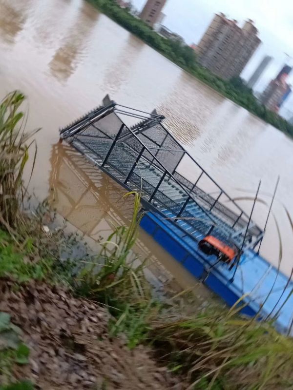 定制款河道水草收割打撈機(jī)船